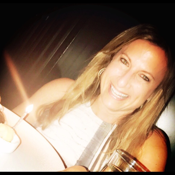 Meet your Posher, Dena - Picture 2 of 3